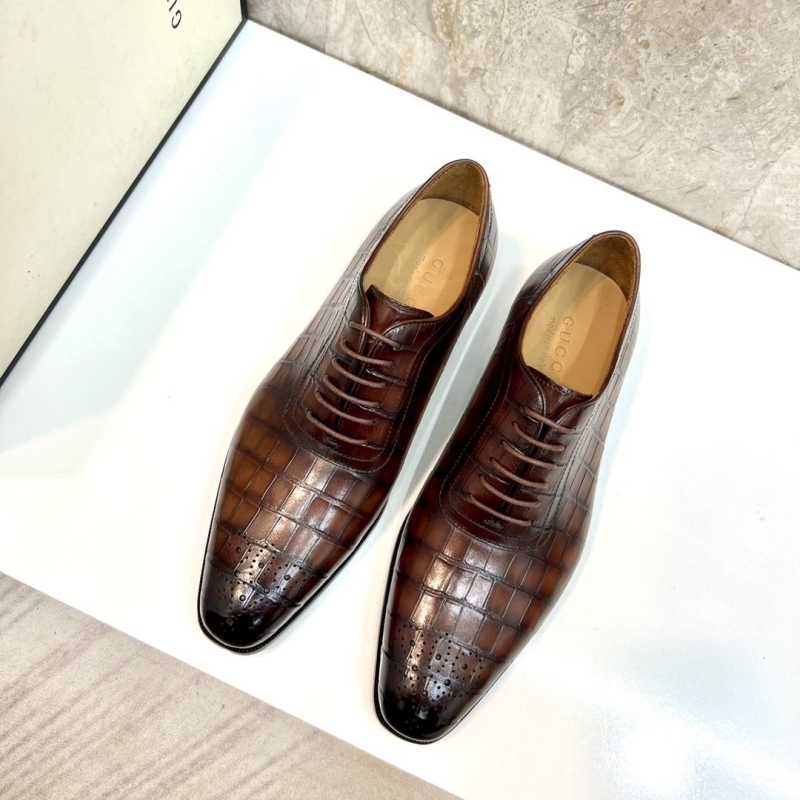 G*u*i leather shoes